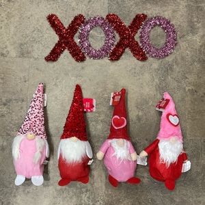 NWT Valentine’s Day Gnomes